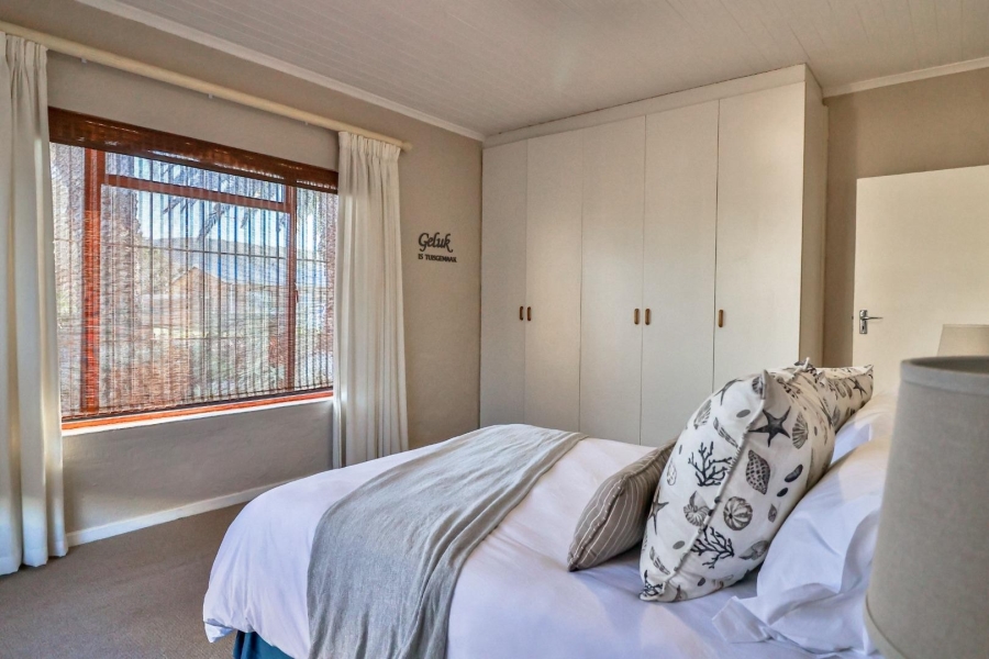 3 Bedroom Property for Sale in Franskraal Western Cape